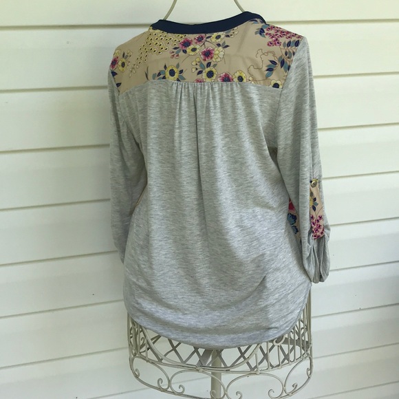 Gaudy Me brand top - Picture 4 of 4